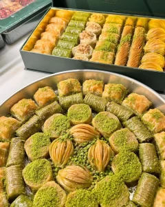 Pistachio Baklawa Pastry Karaköy Güllüoğlu Mix