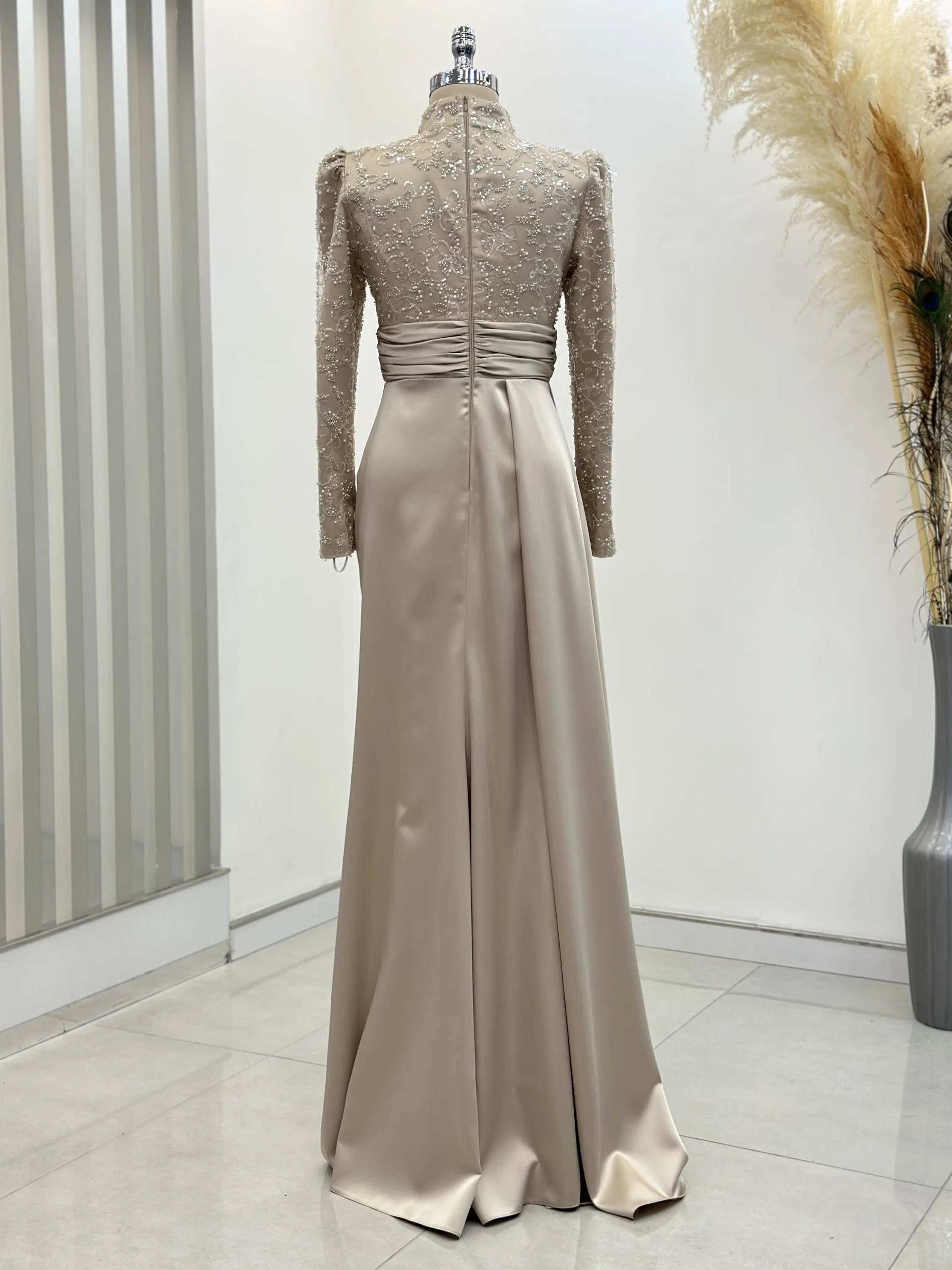 green emerald velvet dress Modest Muslim Women's Luxury Beaded Tulle Evening Dress